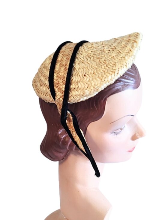 Vintage Dramatic 1950s Tan Straw Small Cocktail Hat With Twisted Side Pieces main image 5